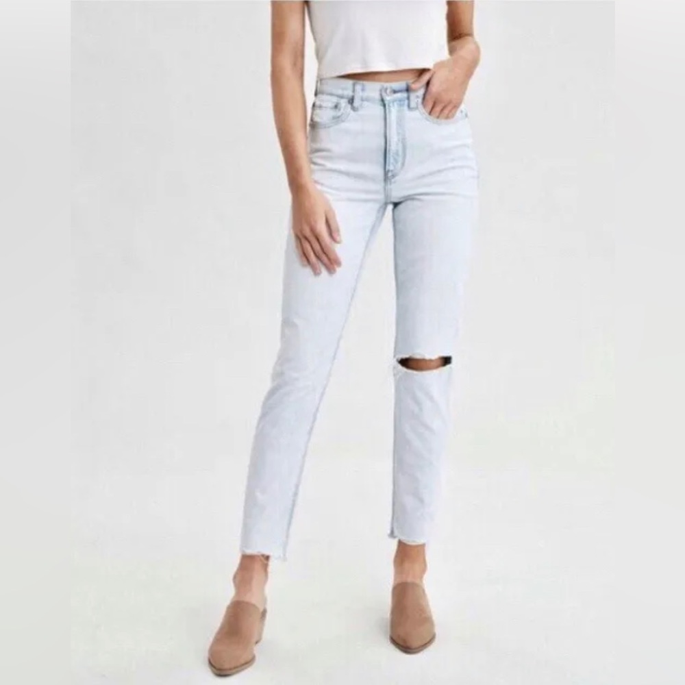 American Eagle Bleached Denim Mom Jeans sz 8 regular